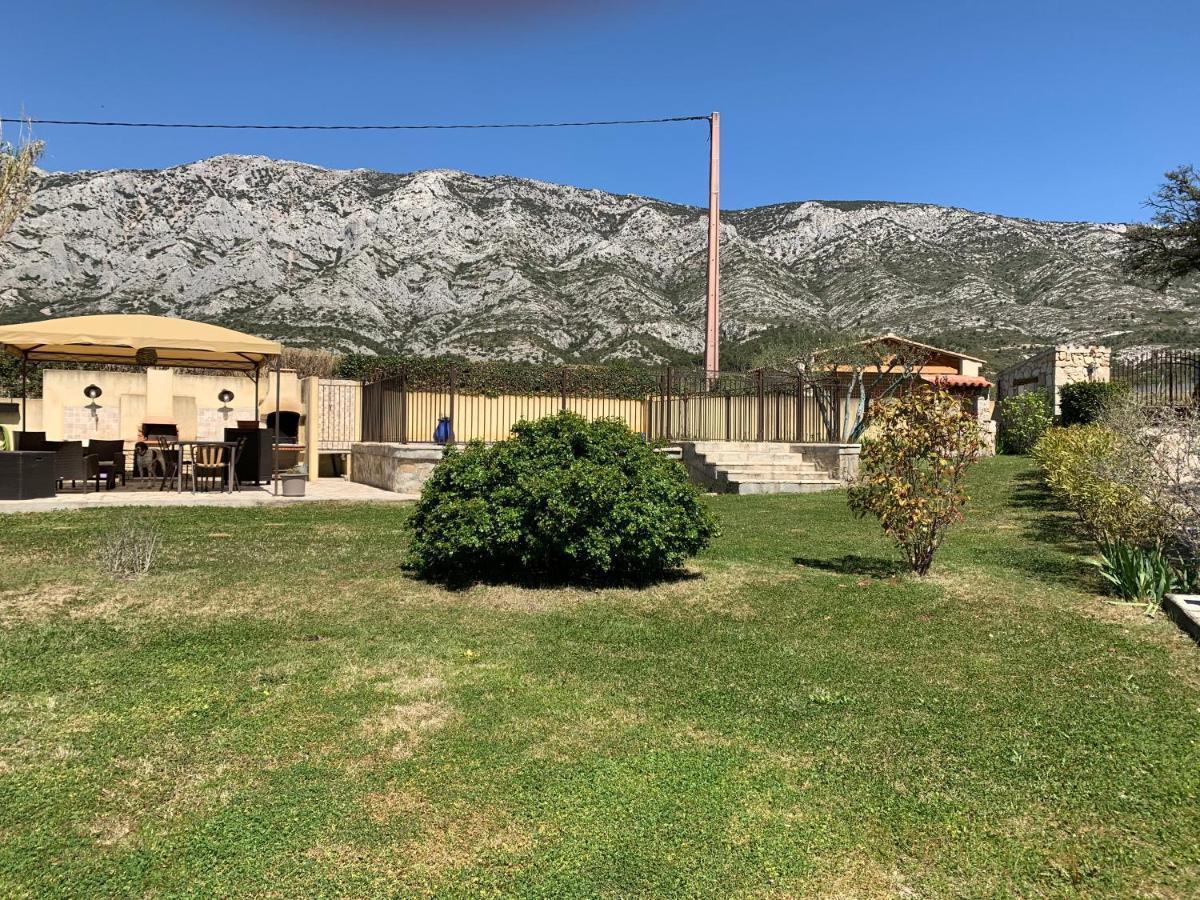 Studio Au Pied De La Ste Victoire Puyloubier Luaran gambar